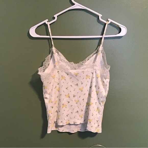 Divided White and Yellow Floral Lace Camisole - Picture 3 of 4